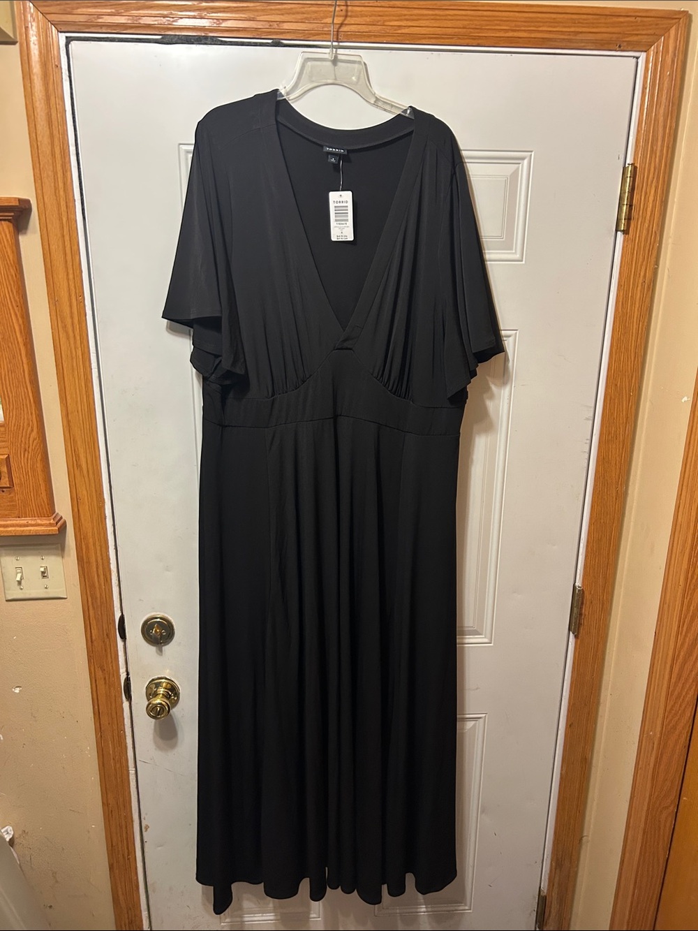 torrid Black V-Neck Maxi Dress with Flutter Sleeves 4 NWT